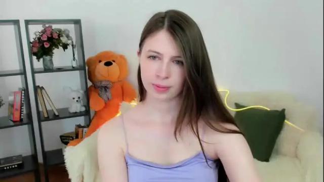 Image 4 of megancrem Stream on Chaturbate on 4 months ago
