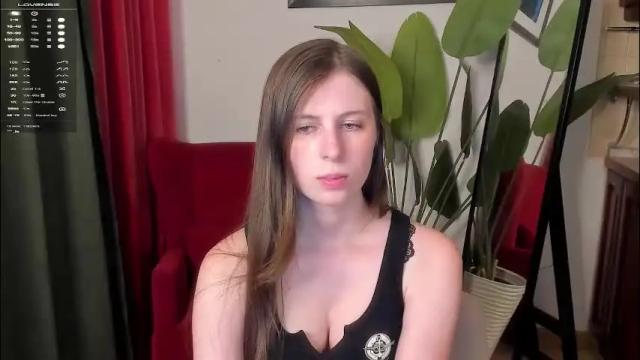 Image 4 of megancrem Stream on Chaturbate on 3 months ago