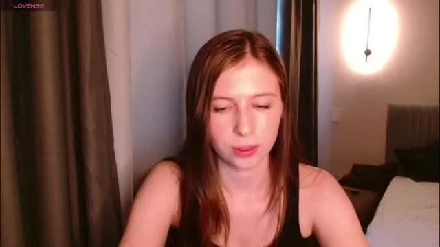 Image 10 of megancrem Stream on Chaturbate on 2 months ago