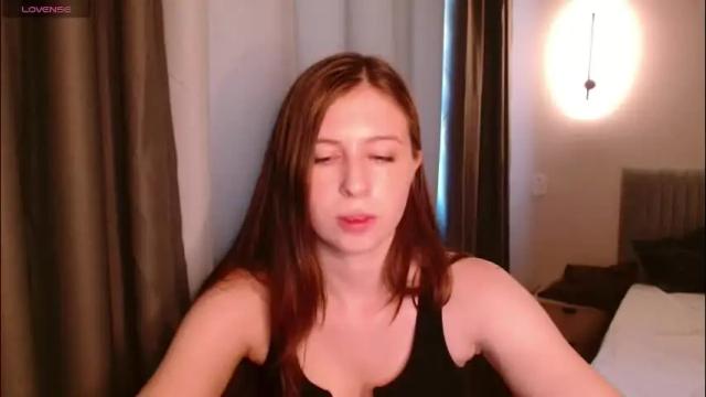 Image 2 of megancrem Stream on Chaturbate on 2 months ago