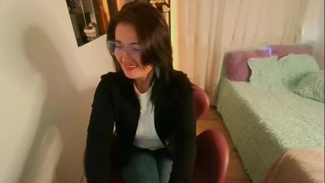 Image 8 of meganlk Stream on Chaturbate on 1 month ago