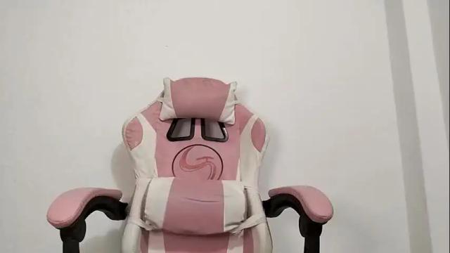 Image 2 of meganncampbell Stream on Chaturbate on 1 month ago