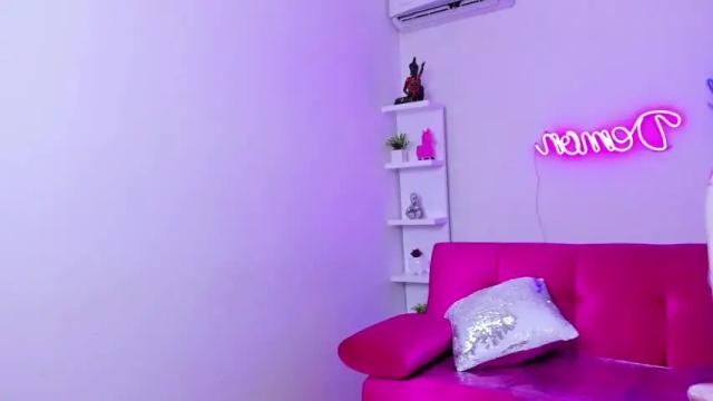 Image 8 of meganroos Stream on Chaturbate on 21 months ago