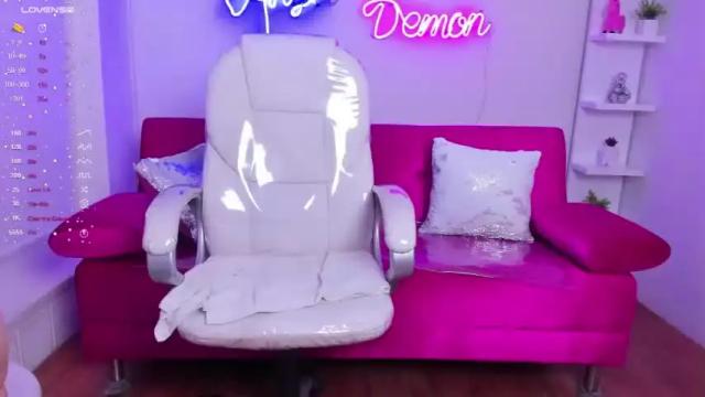 Image 10 of meganroos Stream on Chaturbate on 21 months ago
