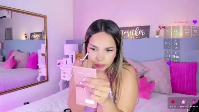 Image 6 of meganrosse__ Stream on Chaturbate on 22 days ago