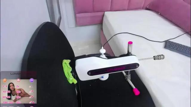 Image 2 of megansaenz_1 Stream on Chaturbate on 29 days ago