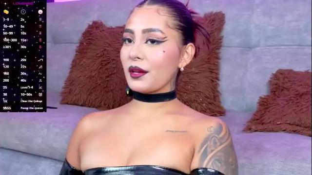 Image 4 of meganwolf1_ Stream on Chaturbate on 1 month ago