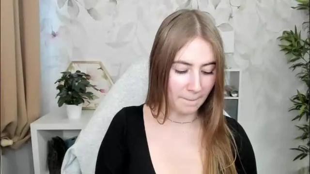 Image 4 of meganx_candy Stream on Chaturbate on 2 months ago