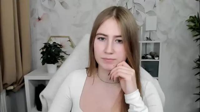 Image 3 of meganx_candy Stream on Chaturbate on 2 months ago