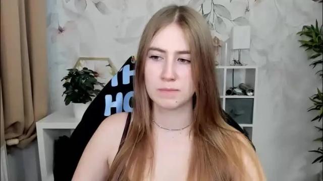 Image 2 of meganx_candy Stream on Chaturbate on 2 months ago