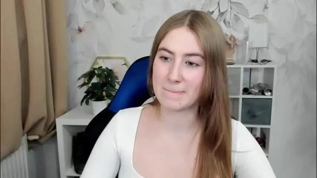 Image 3 of meganx_candy Stream on Chaturbate on 15 days ago