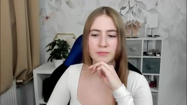 Image 4 of meganx_candy Stream on Chaturbate on 15 days ago