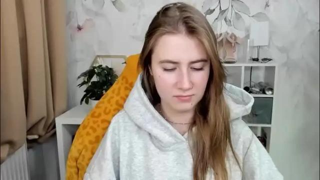 Image 3 of meganx_candy Stream on Chaturbate on 14 days ago