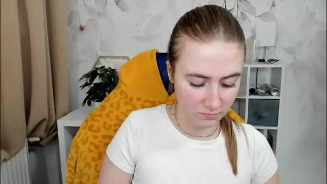 Image 2 of meganx_candy Stream on Chaturbate on 13 days ago