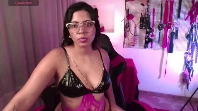 Image 8 of meggan_greey Stream on Chaturbate on 3 months ago