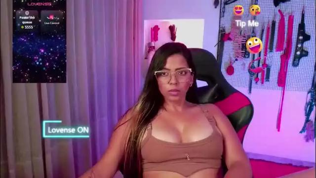 Image 8 of meggan_greey Stream on Chaturbate on 2 months ago