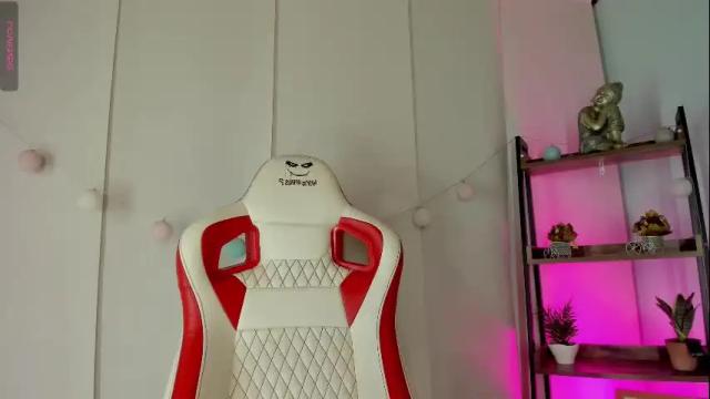 Image 7 of meggan_jade Stream on Chaturbate on 4 months ago