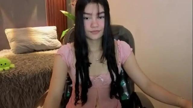 Image 3 of meghan_russo Stream on Chaturbate on 4 months ago