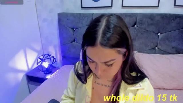 Image 7 of mei_millers Stream on Chaturbate on 15 months ago