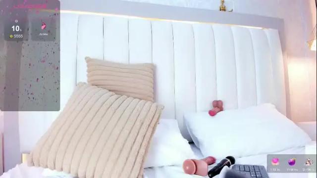 Image 8 of meibypalmer Stream on Chaturbate on 13 days ago