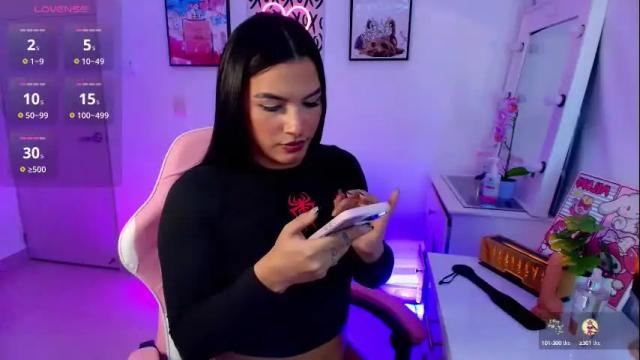Image 3 of meizzkeendemon Stream on Chaturbate on 3 months ago