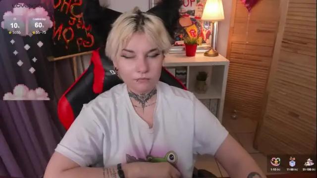 Image 4 of mekurisu Stream on Chaturbate on 26 days ago