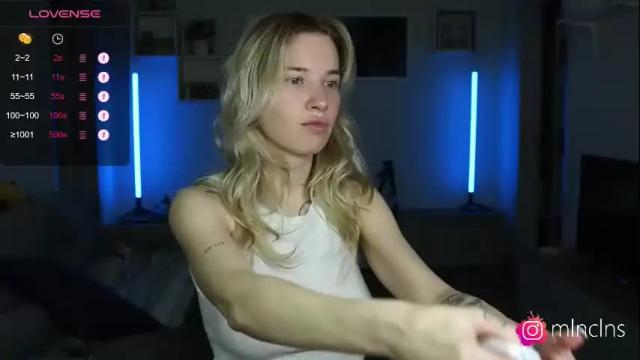 Image 3 of mel_collins Stream on Chaturbate on 5 days ago