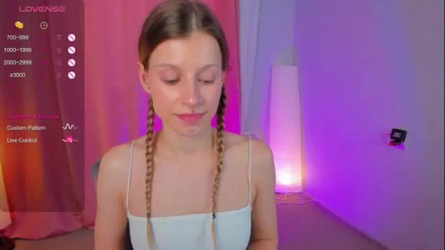 Image 2 of mel_wards Stream on Chaturbate on 6 months ago