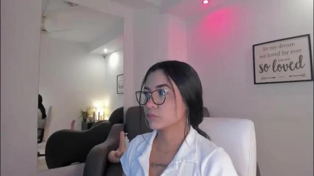 Image 2 of melan_owen Stream on Chaturbate on 6 days ago