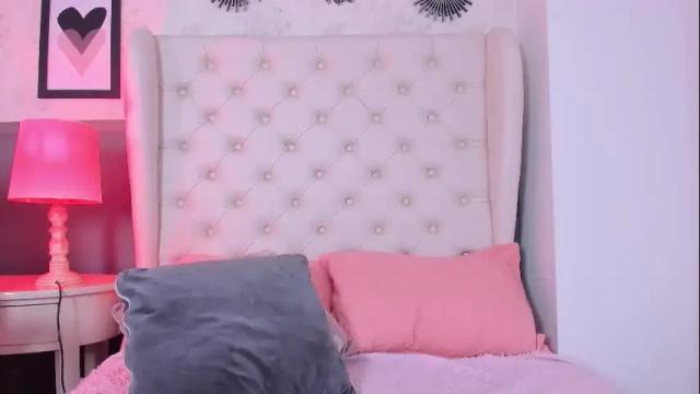 Image 2 of melanie__hills Stream on Chaturbate on 1 month ago