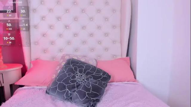 Image 7 of melanie__hills Stream on Chaturbate on 1 month ago