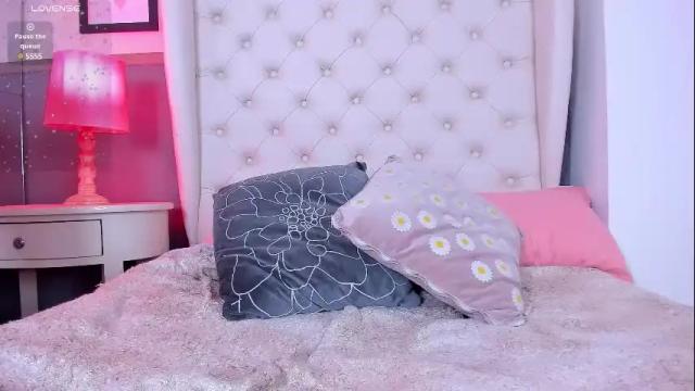 Image 12 of melanie__hills Stream on Chaturbate on 14 days ago