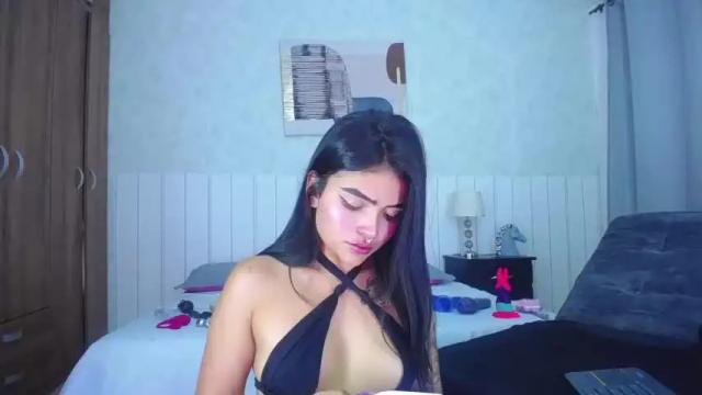Image 3 of melanie_cooperr Stream on Chaturbate on 20 months ago