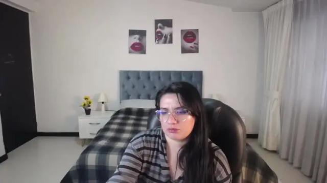 Image 4 of melanie_ferreira Stream on Chaturbate on 16 months ago