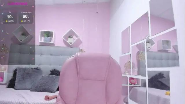 Image 2 of melanie_hh Stream on Chaturbate on 2 months ago