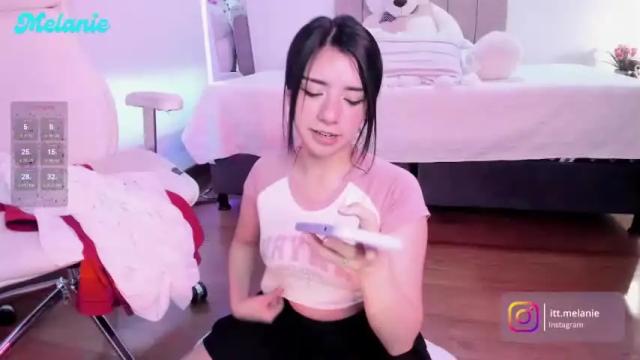 Image 6 of melanie_owo Stream on Chaturbate on 13 months ago