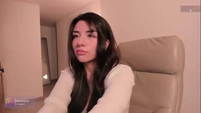 Image 6 of melanie_owo Stream on Chaturbate on 2 months ago