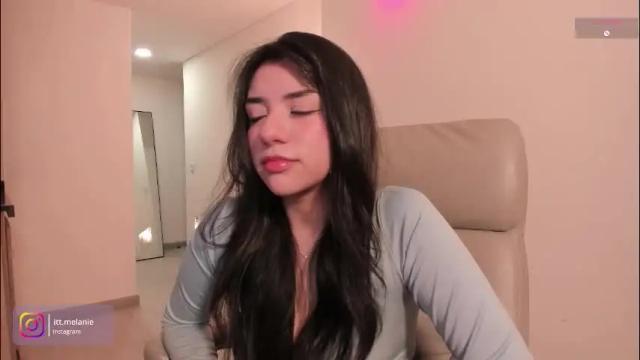 Image 4 of melanie_owo Stream on Chaturbate on 2 months ago