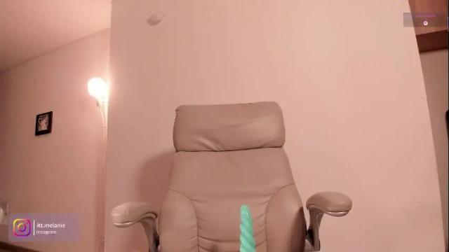 Image 6 of melanie_owo Stream on Chaturbate on 2 months ago