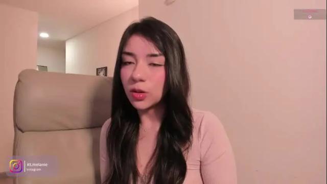 Image 3 of melanie_owo Stream on Chaturbate on 2 months ago