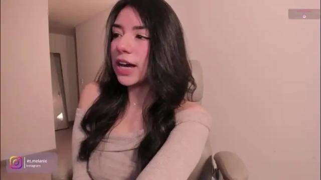 Image 2 of melanie_owo Stream on Chaturbate on 1 month ago