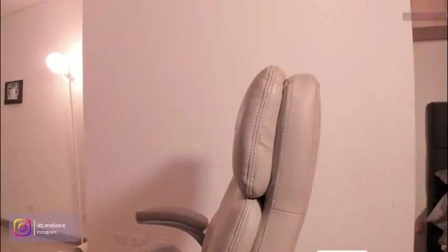 Image 4 of melanie_owo Stream on Chaturbate on 1 month ago