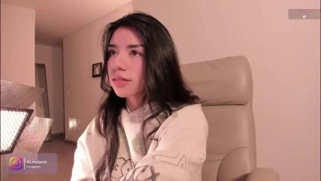 Image 7 of melanie_owo Stream on Chaturbate on 1 month ago