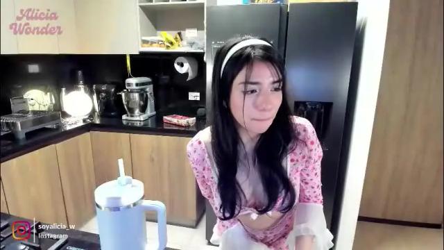 Image 3 of melanie_owo Stream on Chaturbate on 1 month ago
