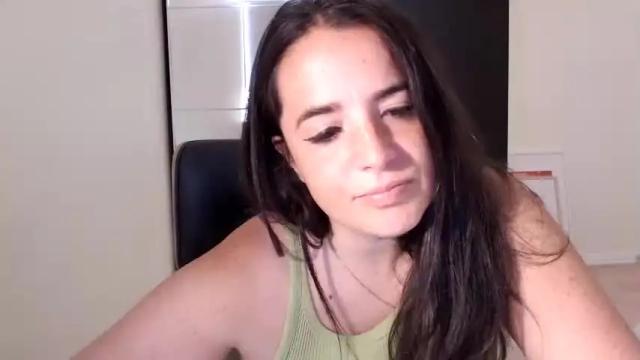 Image 2 of melaniebiche Stream on Chaturbate on 16 months ago