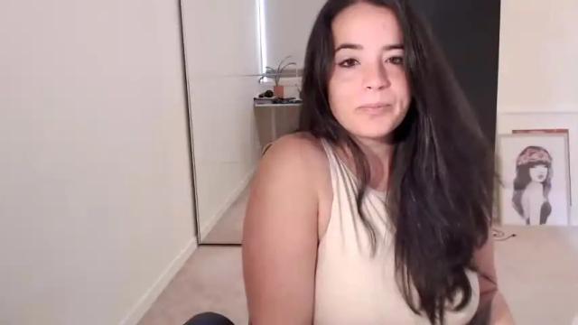 Image 2 of melaniebiche Stream on Chaturbate on 15 months ago