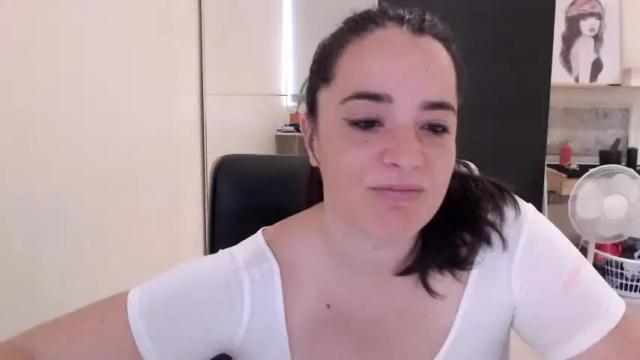 Image 3 of melaniebiche Stream on Chaturbate on 13 months ago