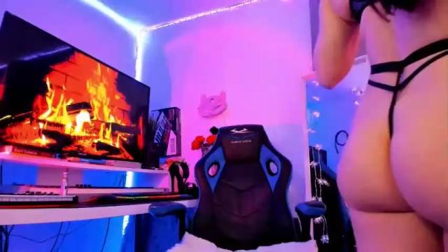 Image 11 of melanielipps Stream on Chaturbate on 14 months ago