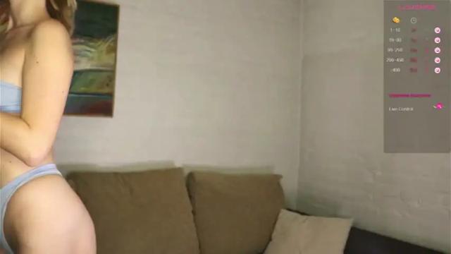 Image 12 of melaniemelons_ Stream on Chaturbate on 16 months ago