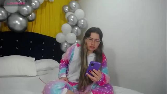 Image 2 of melanieparker20 Stream on Chaturbate on 2 months ago
